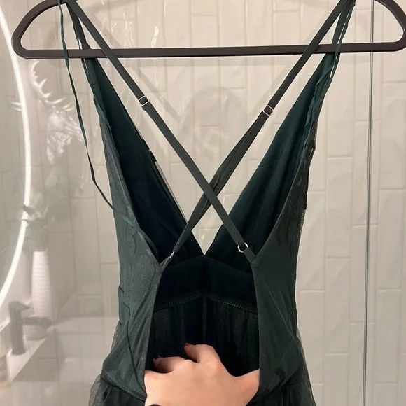 Vici Elegant Green Evening Dress - Picture 8 of 12